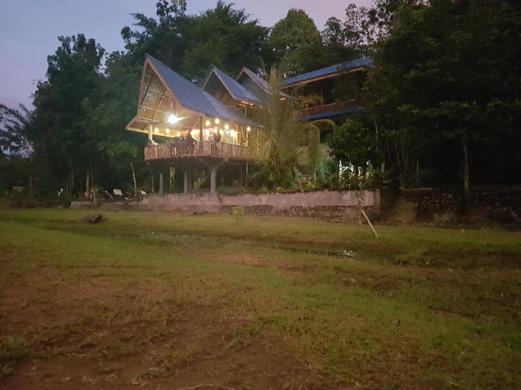 Batu Kapal Guest House & Jungle Trekking Bukit Lawang Zewnętrze zdjęcie